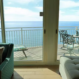 Aqua 1504 Beachfront With Free Chairs Apartment